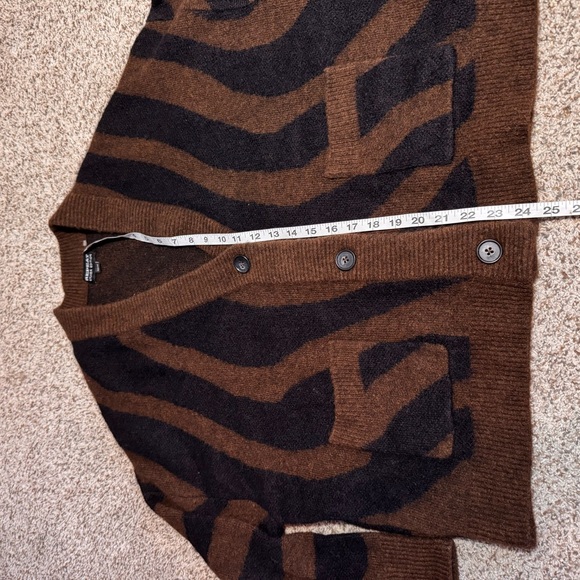 REPEAT Cashmere Oversized Intarsia Knitted V-Neck Sweater- M - Picture 6 of 8